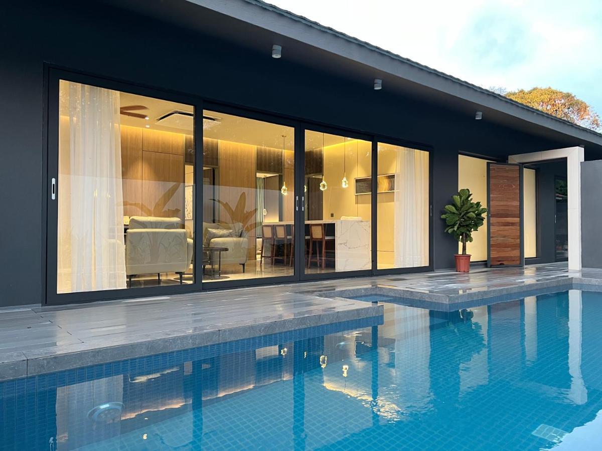 Looma Private Pool Villas Pantai Cenang  Zewnętrze zdjęcie